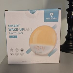 Smart Wake-Up Light Alarm Clock - White and Cream